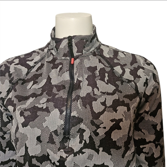 Spyder Top Form Fitting Athletic Camo Quarter Zip Crop Bottom Hem sz S - Picture 3 of 10